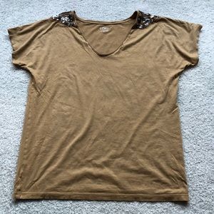 Sequin shoulder brown/tan T-shirt.